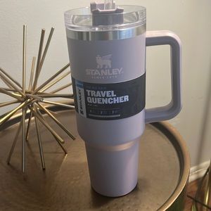 NWT Stanley 40 oz quencher in Abalone